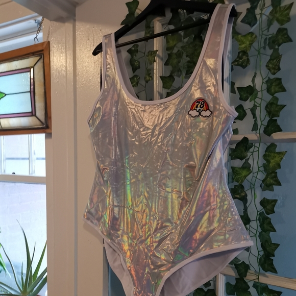 🆕 Forever 21 21+ Iridescent Bodysuit Silver 🌈☁️ - Picture 2 of 6